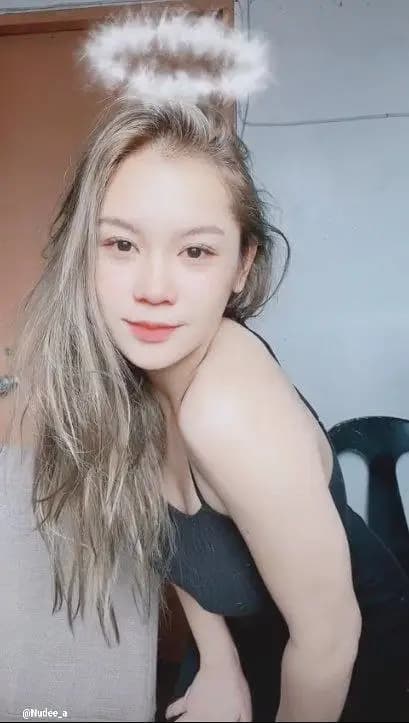 โชวหุ่นขาวสวยนมใหญ่ (1/4)