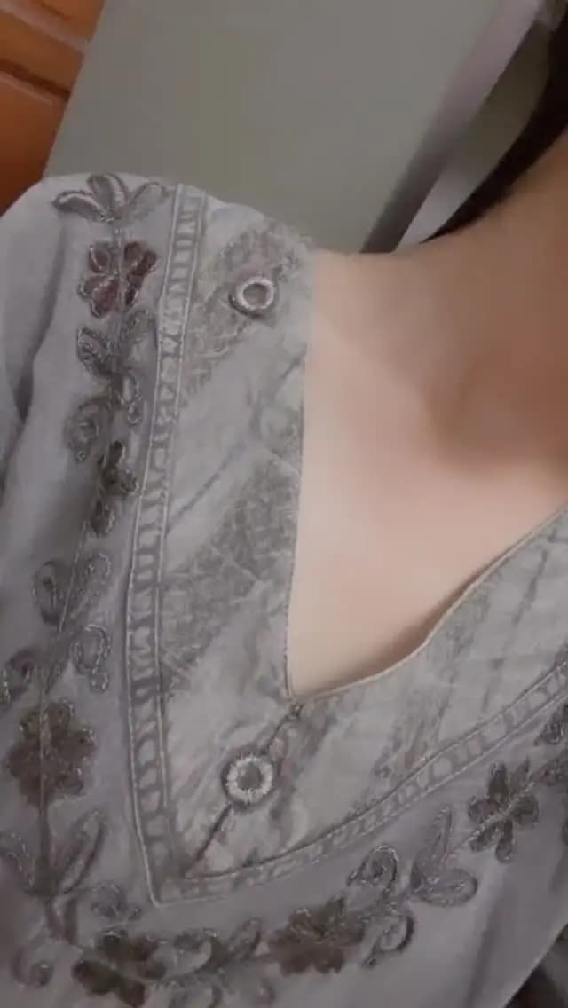 1QU6EXM9 (8/10)