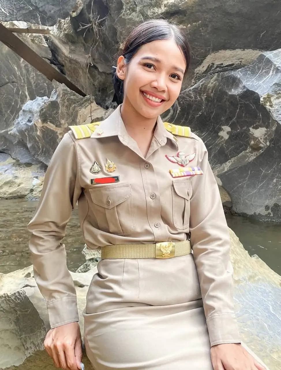 มาบ้านผัว ไม่มีอะไรทำเลย แหกหีให้เขาเย็ดสด (1/10)