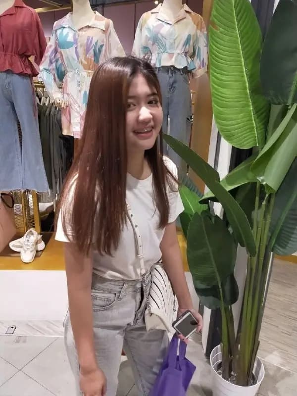 น้องดูบ้านๆแต่ถ้าโดนเย็ดเข้าไป ไม่บ้านนะจ๊ะ (1/4)