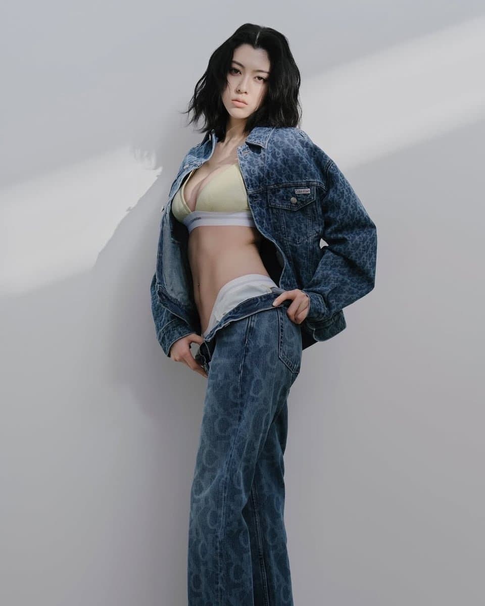 Ayaka Miyoshi 三吉彩花 (109/212)