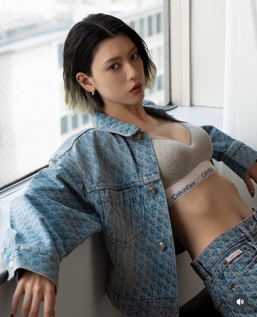 Ayaka Miyoshi 三吉彩花 (139/212)