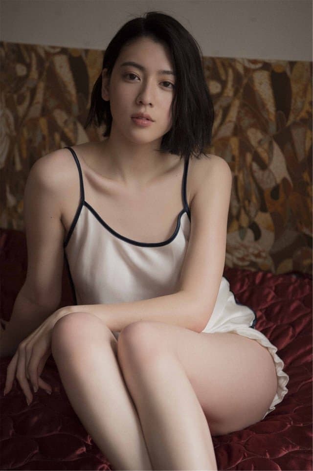 Ayaka Miyoshi 三吉彩花 (143/212)
