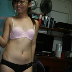 Cute Thai Girl (2/34)