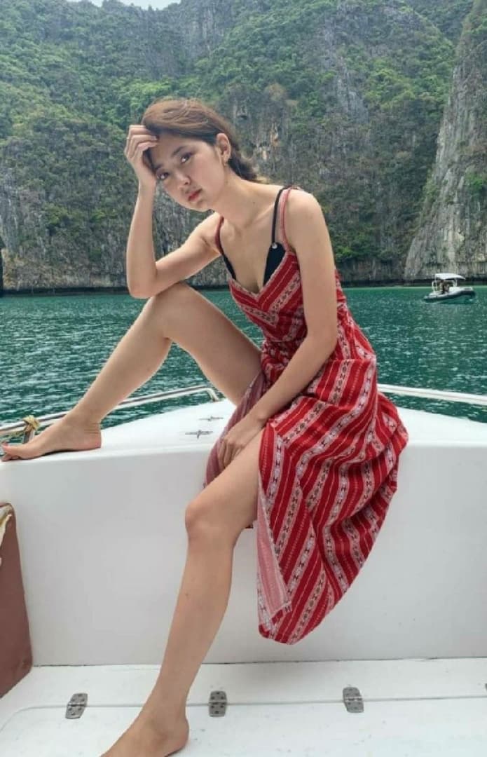 Cute Thai Girl (5/34)