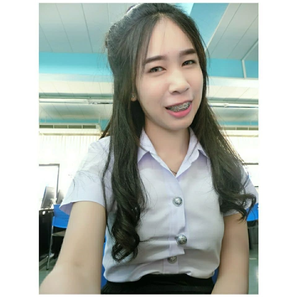 She photographed her body for study. (17/83)