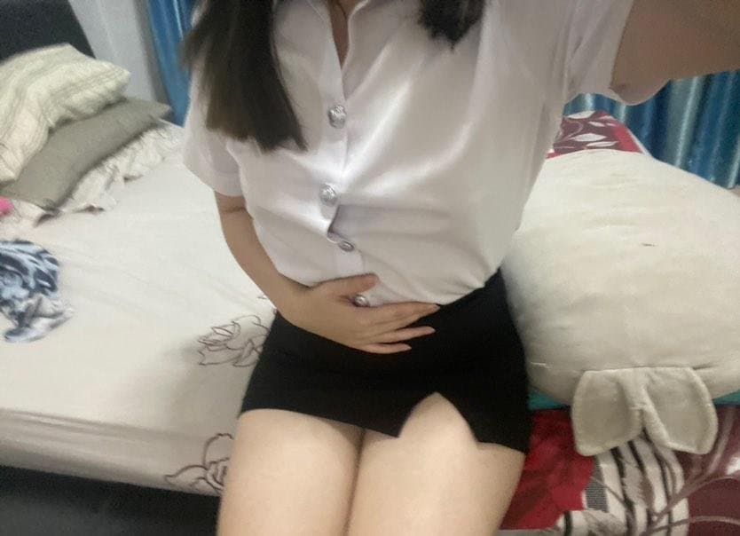 Cute Thai girl show her boobs (4/150)