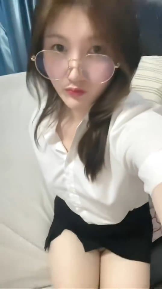 Cute Thai girl show her boobs (64/150)