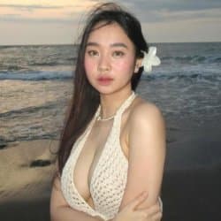 This is what your Filipina girlfriend look like when you can't contact her on her phone 🤭💦💋 (34/132)