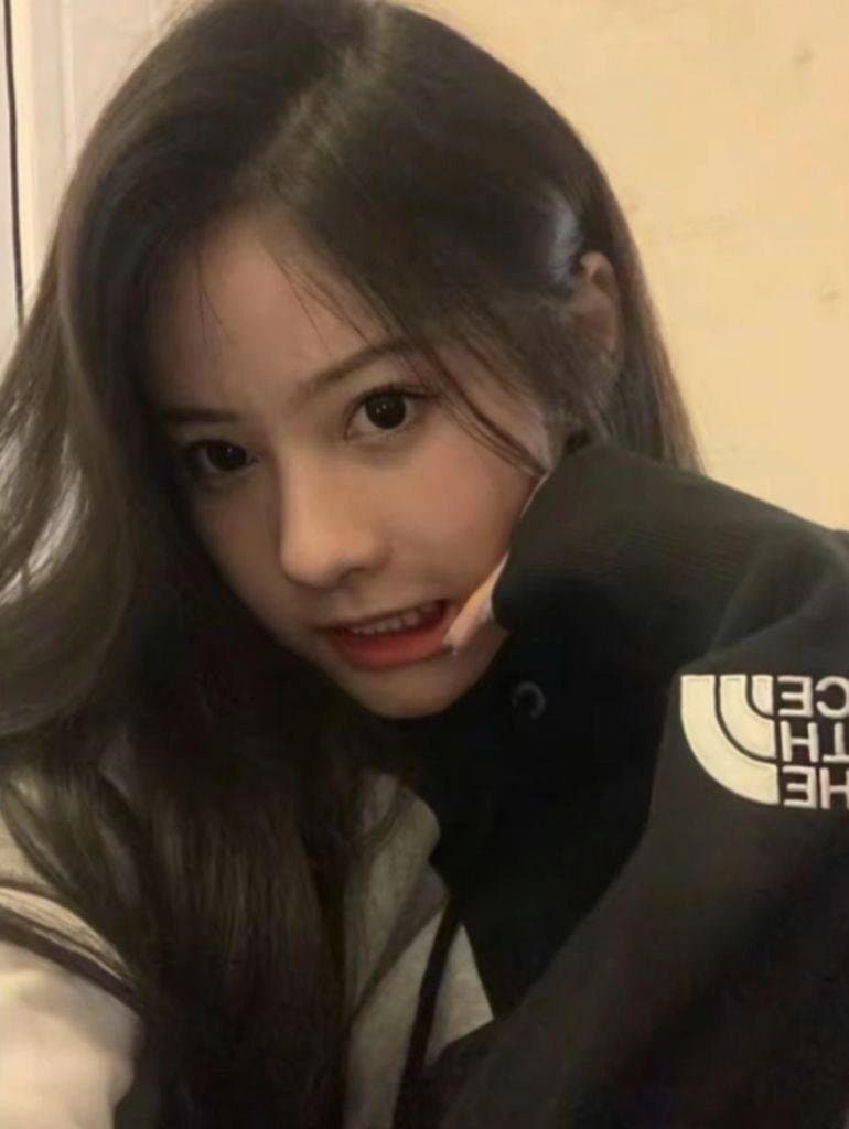 142k followers Famous Asian Tiktok influencer Sextape - EroMe (9/10)