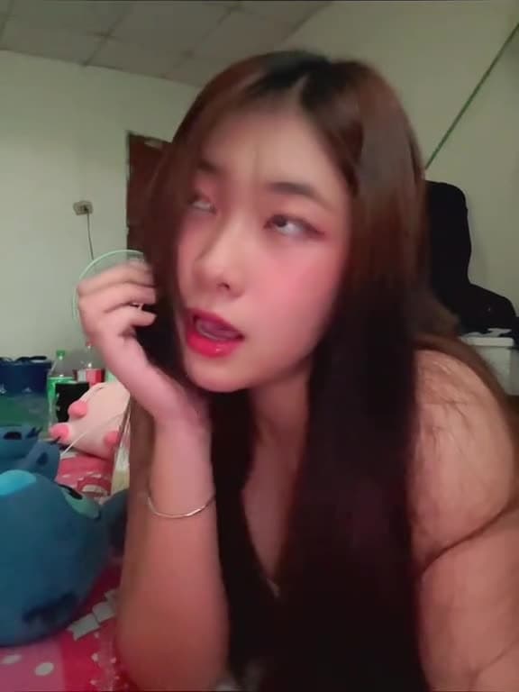อีแพทตี้ กระหรี่ร่านควย ทรงเนิร์ดๆแต่จริงๆเป็นตัวรีดน้ำควยชั้นดี ขย่มจนน้ำอีกฝ่ายแตก (38/45)