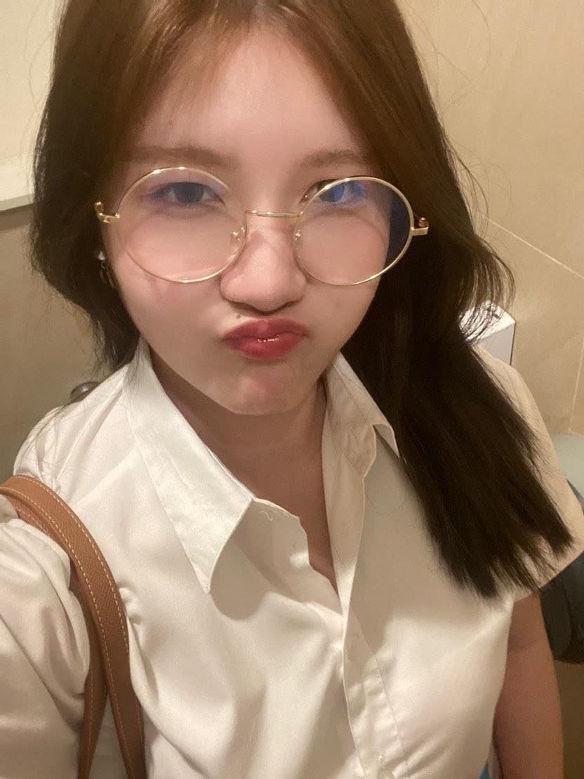 นักศึกษาชื่อไรหว่าใครมีวาร์ปมาแจกหน่อย (12/183)