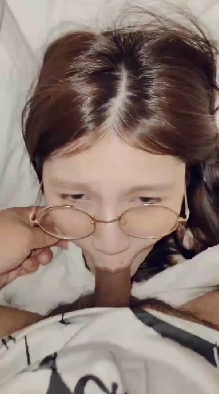 นักศึกษาชื่อไรหว่าใครมีวาร์ปมาแจกหน่อย (46/183)