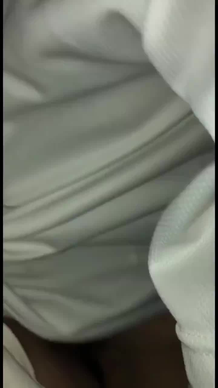 Thai teen bounced on bf’s dick and cum on her hairy pussy (2/17)
