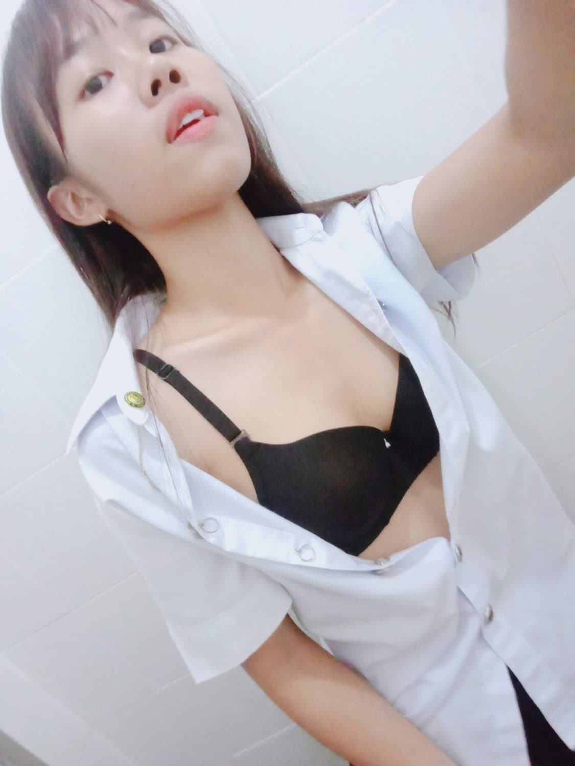 น้องฟ้ายั่วควยผัวจนหลุด (21/86)
