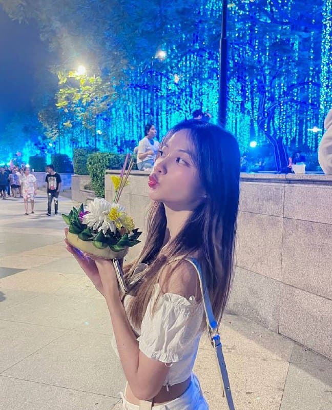 The sexiest girl in Asia with glasses (20/111)