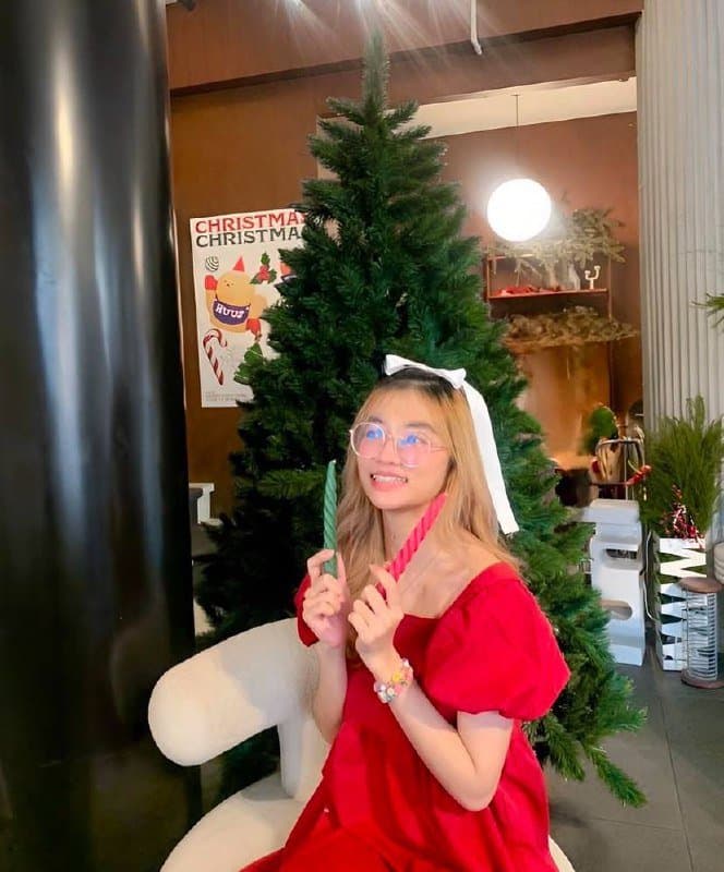 The sexiest girl in Asia with glasses (25/111)