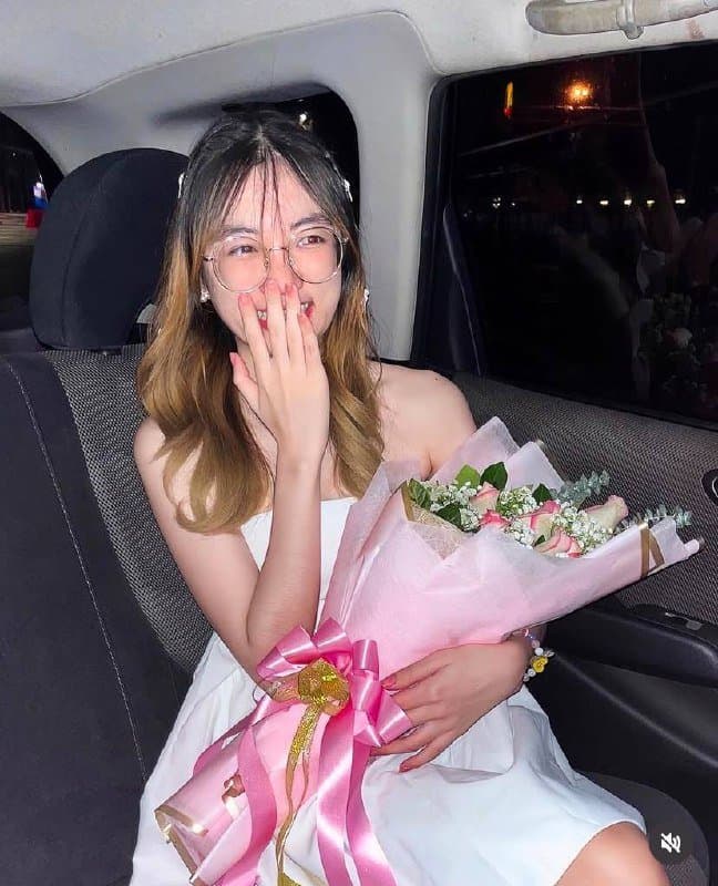 The sexiest girl in Asia with glasses (55/111)