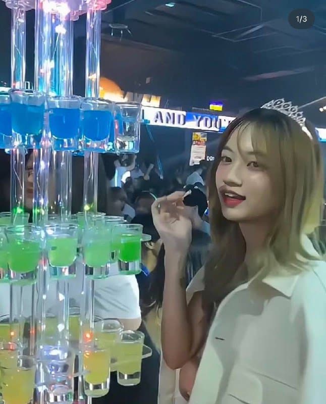 The sexiest girl in Asia with glasses (74/111)
