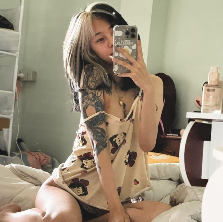 สาวน้อย Baby_bee999 น้องชายปวดขาพี่สาวก็ต้องนวดให้สิ (2/9)