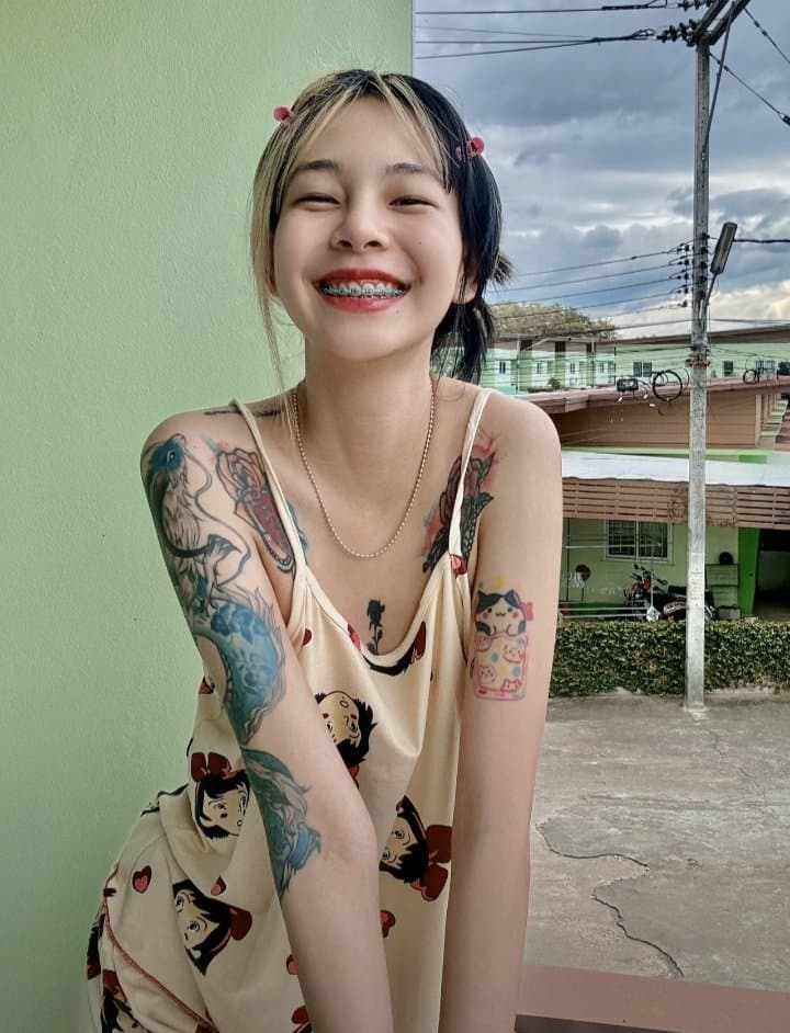 สาวน้อย Baby_bee999 น้องชายปวดขาพี่สาวก็ต้องนวดให้สิ (6/9)