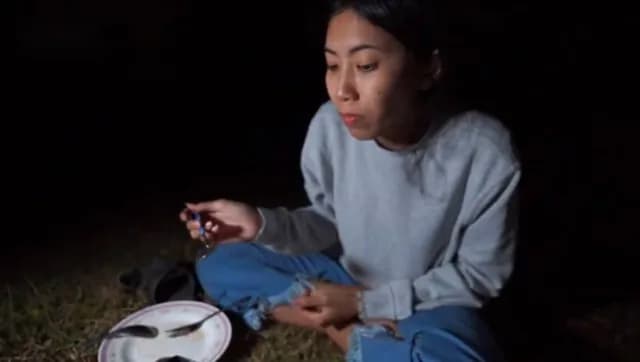 คลิปหลุดใหม่ น้องเบล มาตั้งแคมป์กับผัว กินเมื้อค่ำก่อนกางเต้นท์ จัดเย็ดสดแตกในกัน รับลมหนาว โดนควยซอยหีกระแทกเย็ดยับ (1/1)