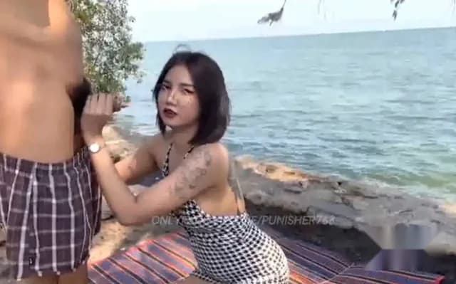 คลิปโป๊ใหม่ น้องส้ม กำลังมาแรง somsomswing69 Onlyfans เย็ดกันแบบเอ้าดอร์ริมทะเลวิวดี อมควยเสียวจัด โดนจับเย็ดหีจนแตกในอย่างเด็ด (1/1)