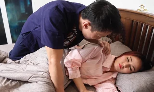 หนังโป๊ไทย เอ็มเฮ้าท์ M-House หลับลึกปลุกยาก เลยต้องใช้ควยปลุก (1/1)
