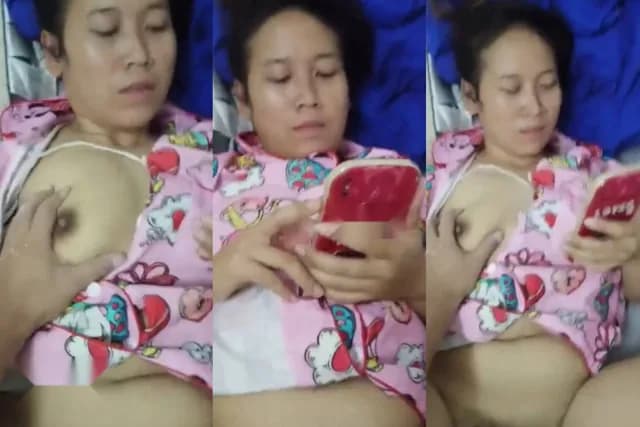คลิปหลุดเสียงไทย เมียกำลังนอนเลยอยู่ เอาควยเสียบเย็ดหีซอยรัวๆ เย็ดคาชุดซอยไม่หยุด โยกหีนมเด้งเย็ดเสียวๆ อย่างฟิน (1/1)