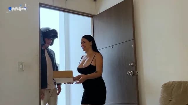 Daniela Gomez The Delivery สงครามส่งด่วน คนกลับคลังช้าเพราะเจ้เลย (1/1)