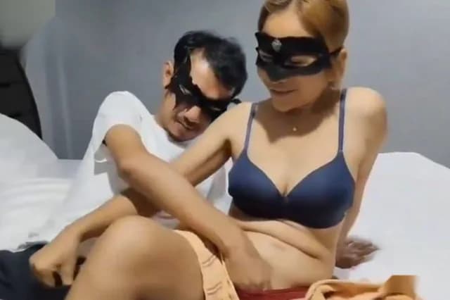 คลิปโป๊สาวใหญ่ นัดเย็ด เจ้เงี่ยนอยากโดนซอยหี นมใหญ่หุ่นกำลังแน่นๆน่าโดน เจ้โดนกระหน่ำอย่างจุกใจ เย็ดไม่ยั้งเจอสาวใหญ่ที่เจ้เด็ดๆแบบนี้ (1/1)