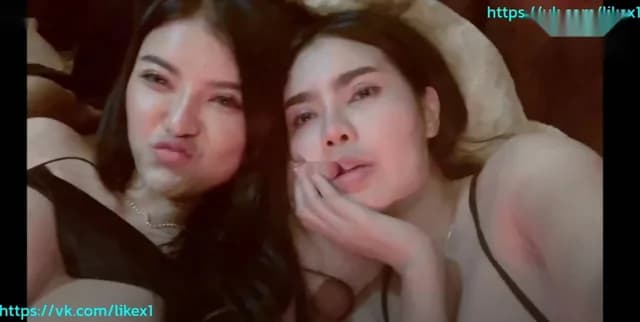 คลิปหลุดคนดัง ดาวติ๊กต๊อก ฝาแฝด เนยกับฝ้าย นมใหญ่คู่หุ่นน่าเย็ดมาก โชว์เสียวให้Fc นั่วเย็ดมาก น่าโดนทั้งคู่ เห็นหมดเลย (1/1)